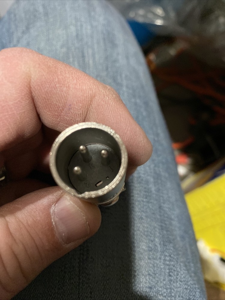 MALE MICROPHONE CONNECTOR 3 PIN