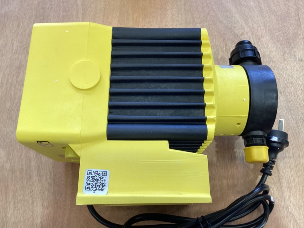 LMI B926-392SI Electronic Controlled Metering Pump 240VAC