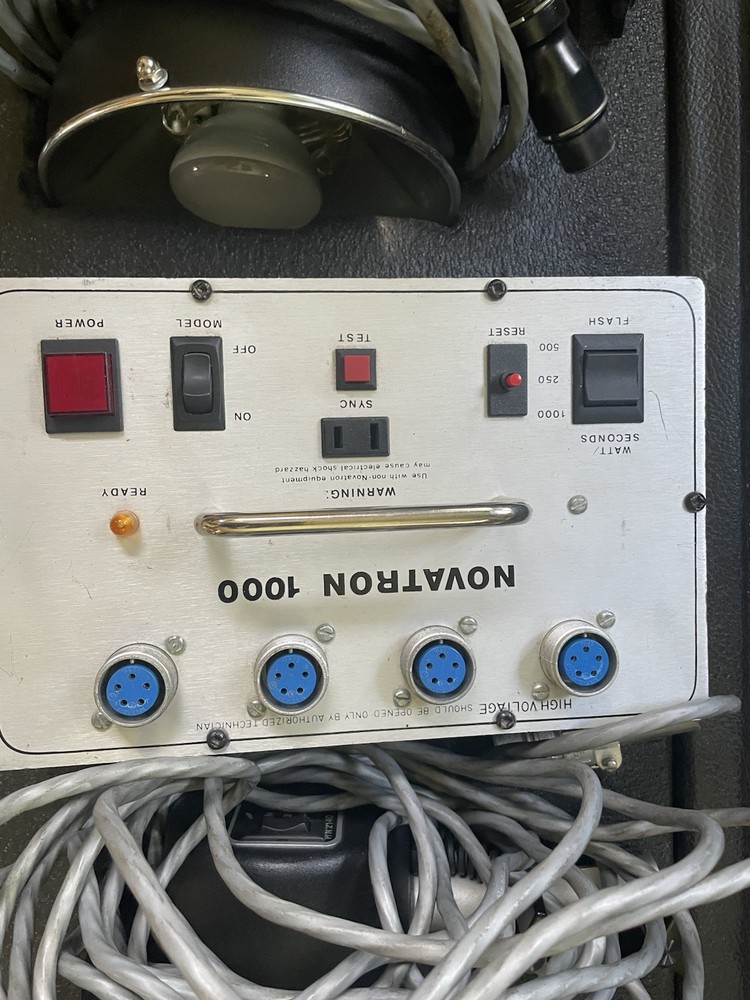 Novatron 1000 studio lighting strobes