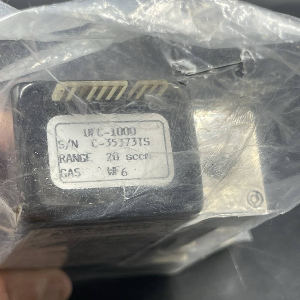 Unit Instruments UFC 1000 Mass Flow Controller See Pics Read Description