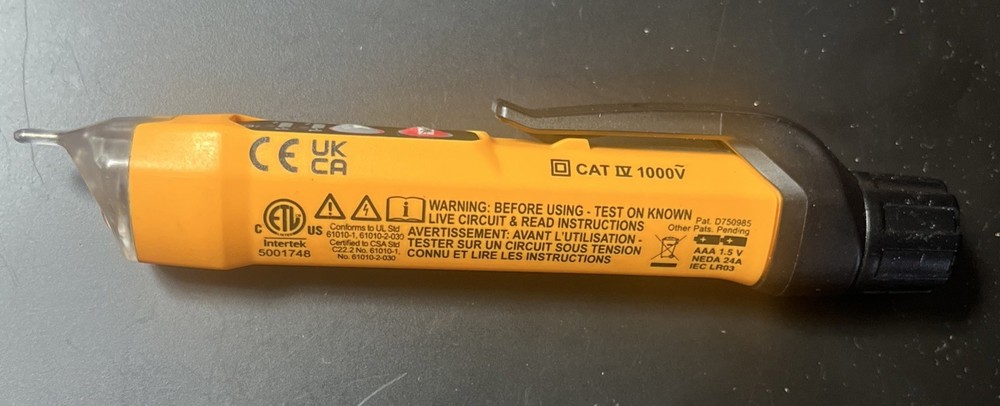 KLEIN TOOLS NCVT-3P VOLTAGE TESTER + FLASHLIGHT
