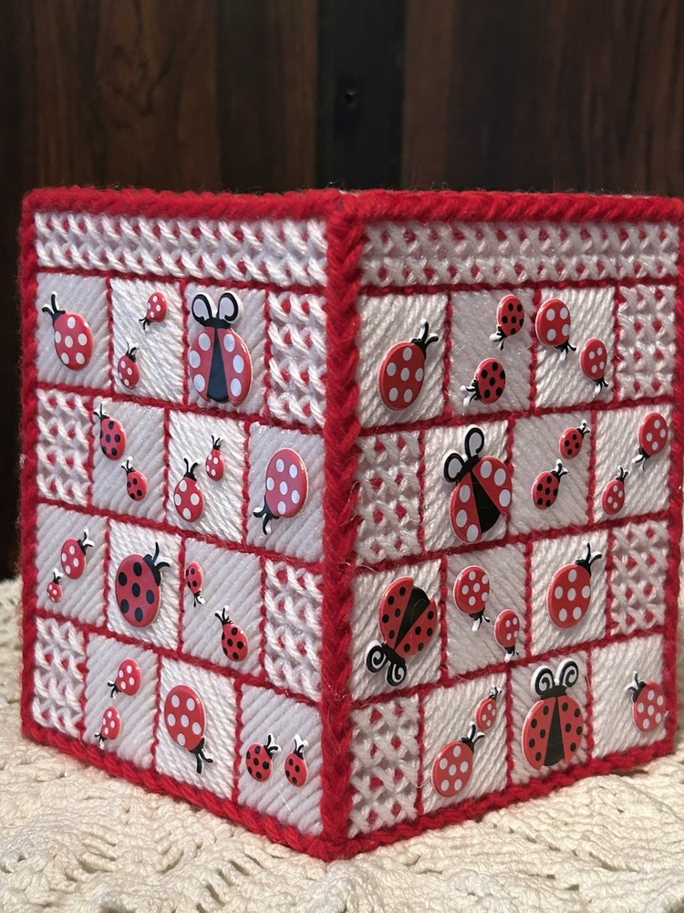 LADYBUG SAMPLER RED & WHITE NEW HANDMADE PLASTIC CANVAS TISSUE BOX COVER CUBE