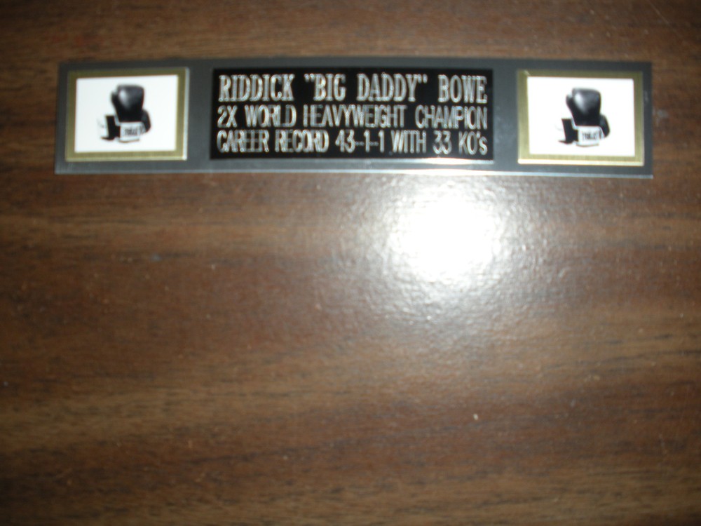 RIDDICK BOWE (BOXING) NAMEPLATE FOR SIGNED GLOVES/TRUNKS/PHOTO DISPLAY