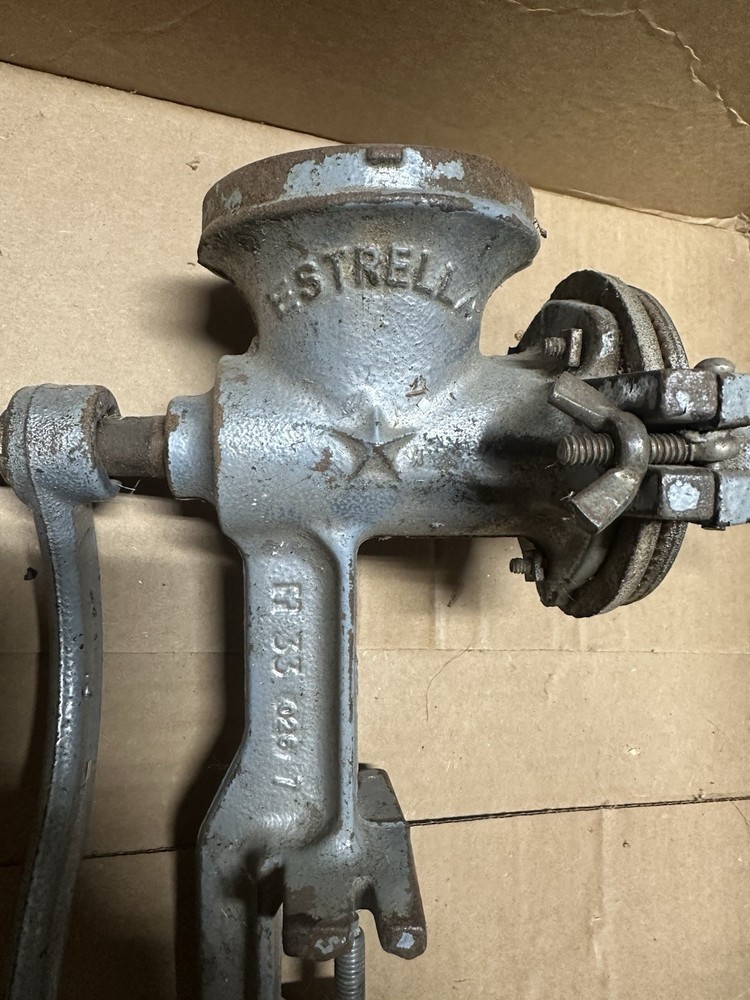 Estrella Grain Corn Grinder Cast Iron