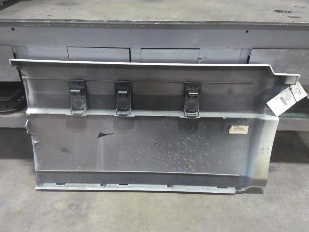 For 2016 VOLVO VNL SIDE FAIRING Left , MD