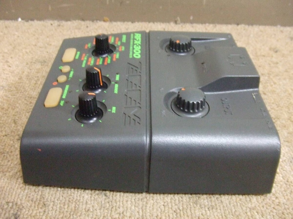 ZOOM RFX-300 Digital Reverb Multi Effect