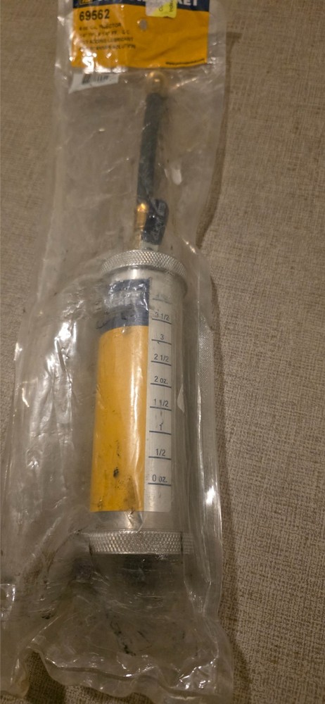 Yellow Jacket 4 oz. Oil Injector (69562)