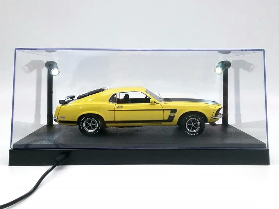 LED Lighted Acrylic 1:43 and 1:24 Scale Model Display Case with removable riser