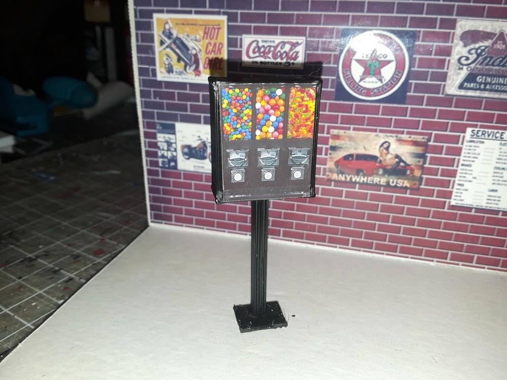 1:24 & 1:25 Bubble Gum / Candy Vending Machine Diorama Accessory Items