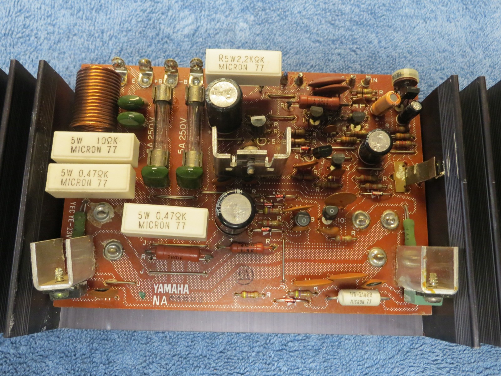 YAMAHA CR2020 STEREO RECEIVER MAIN CIRCUIT BOARD HEAT SINK & HARDWARE # NA06888