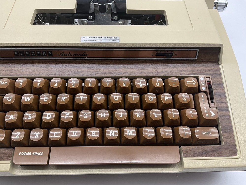 Smith Corona Automatic Electric Typewriter Model 3LRB With Soft Case, Works