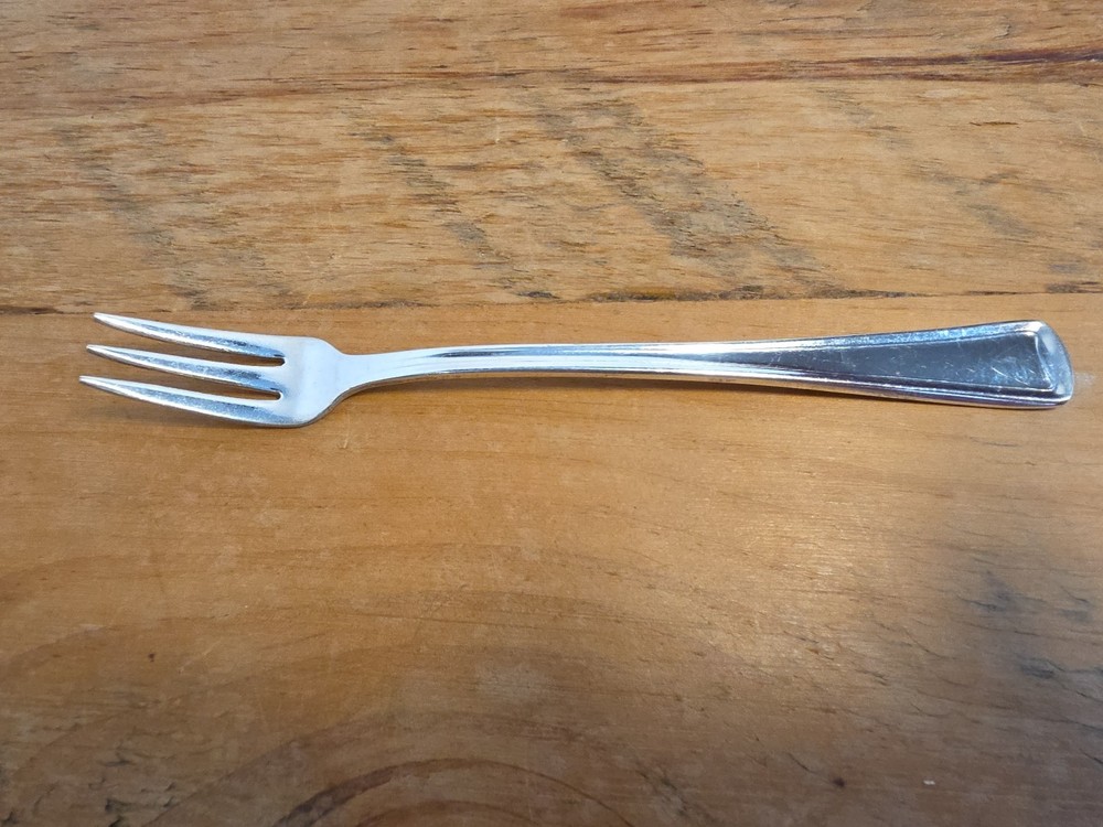 6 IS Gramercy Pattern Silverplate Cocktail Forks VICTORS. CO. AI