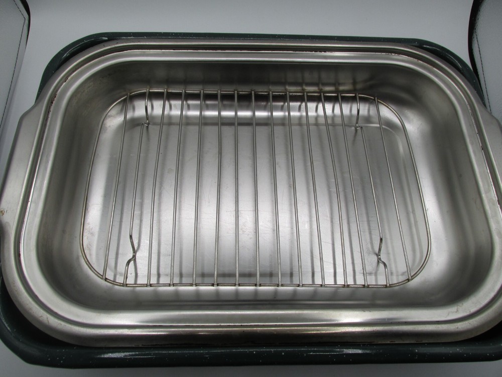 ENAMELWARE 16"X12"X3.5" GREEN & WHITE SPECKLED ROASTER WITH INSERT & RACK!