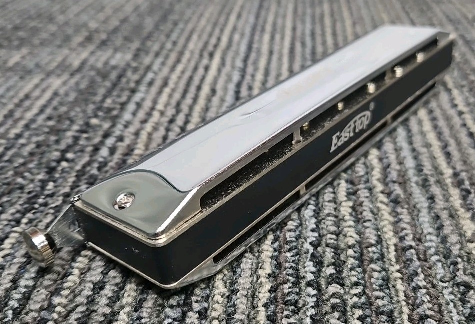 Easttop Chromatic 16-64 C Silver Harmonica with Case