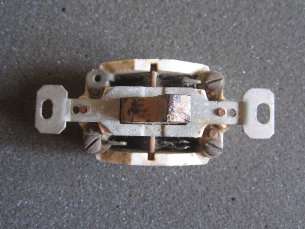 ANTIQUE PAULDING PORCELAIN ELECTRICAL LIGHT SWITCH