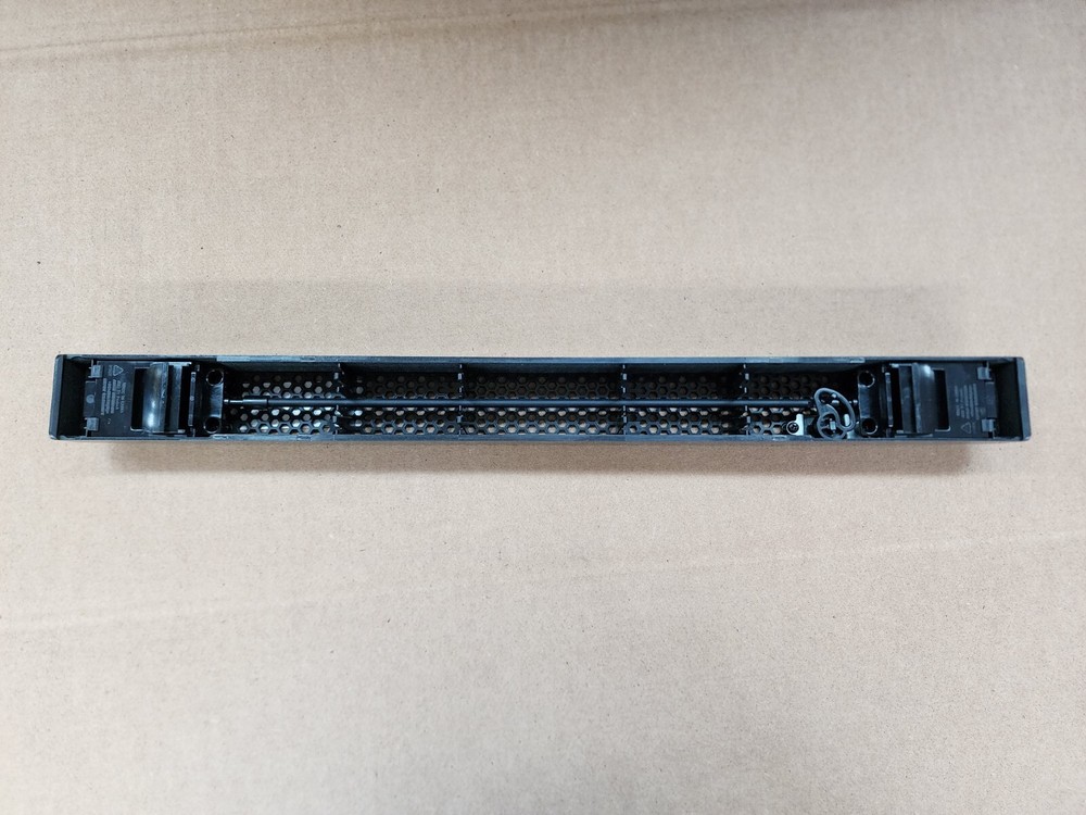 EMC 100-563-255 VNX 1U Locking Front Bezel