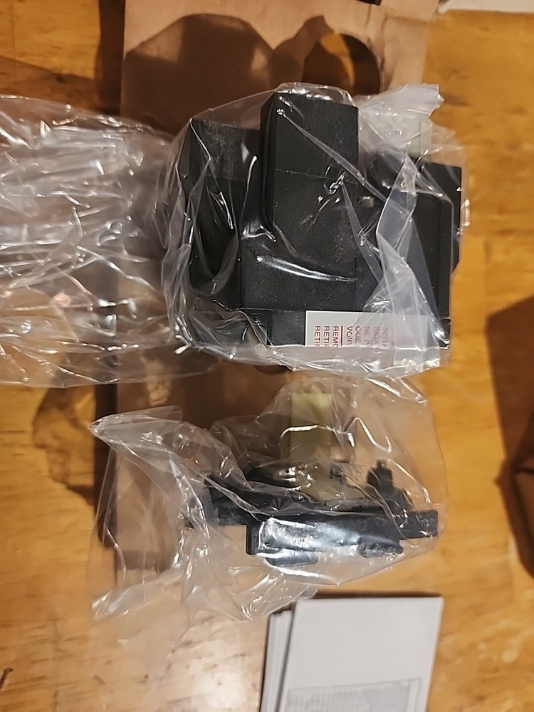 NEW SQUARE D 8501XTE1 SER. A, TIMER ATTACHMENT ON DELAY, TIMER RANGE 0.2-60 SEC