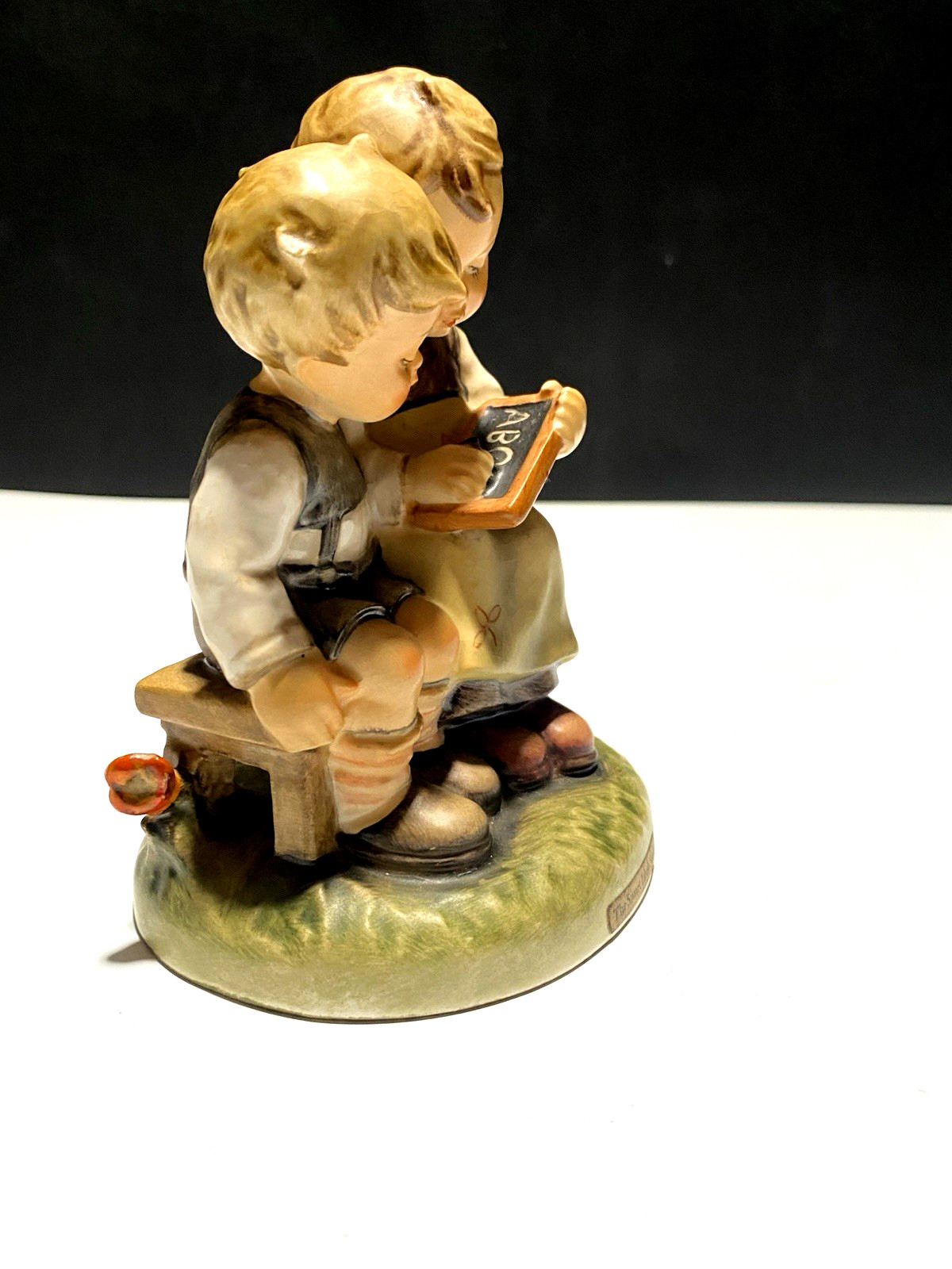 Hummel Goebel Figurines SMART LITTLE SISTER #346/6