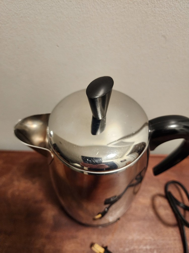 FARBERWARE 8 CUP SUPERFAST PERCOLATOR MODEL NO. 138B With Cord