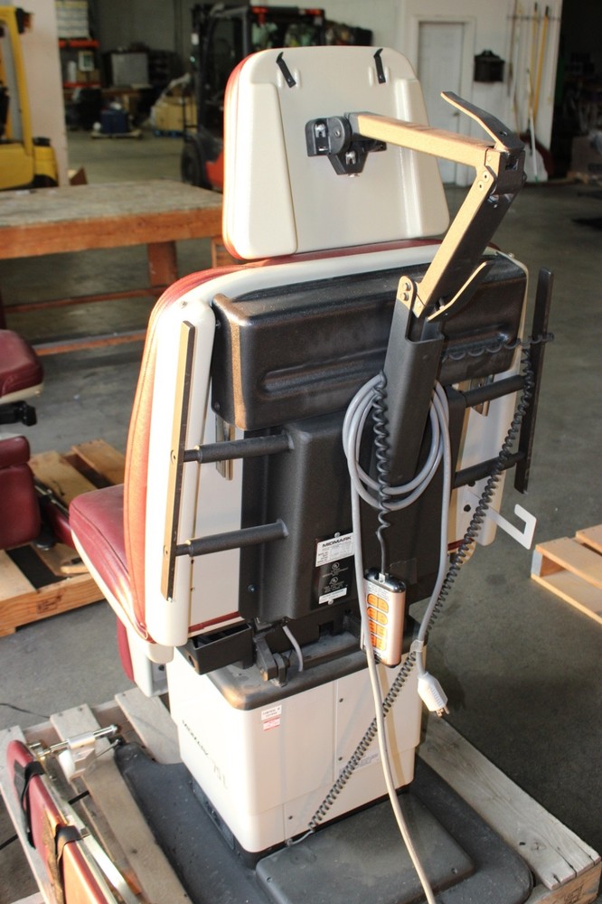 Midmark 75L Model 411 Exam Table 115V WORKING