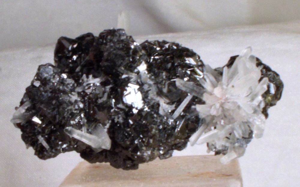 #5269 Sphalerite, Quartz - Bulgaria