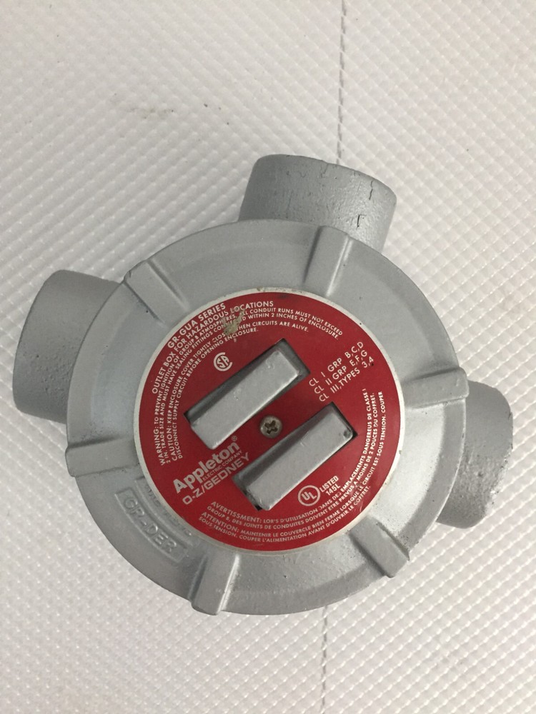 APPLETON GR TYPE T  1 1/4'' EXPLOSION PROOF 3 HOLE BOX