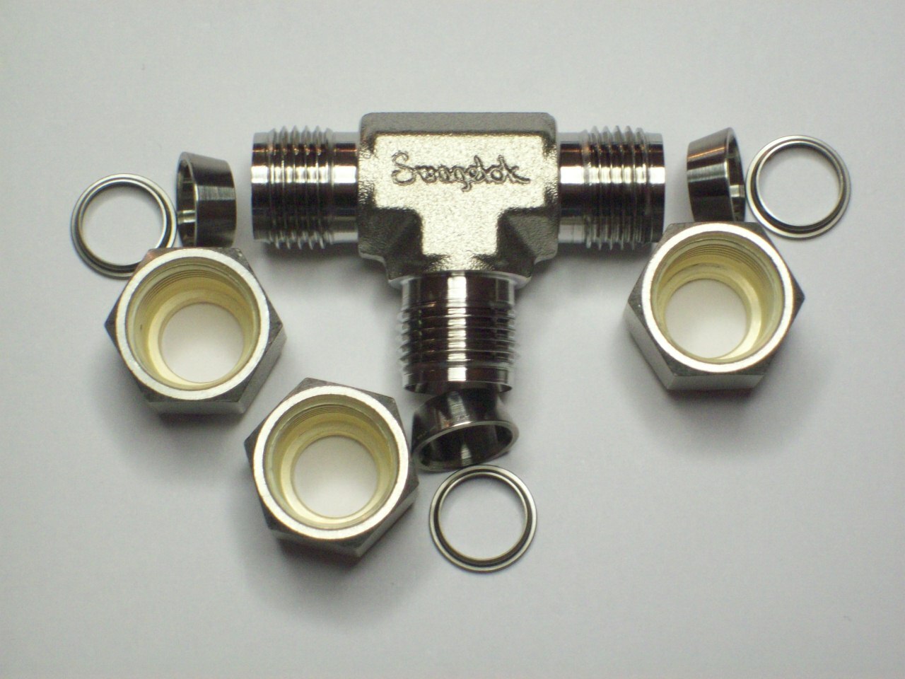 1 - Swagelok Stainless Steel Tee Union Fitting, 3/8" OD, SS-600-3