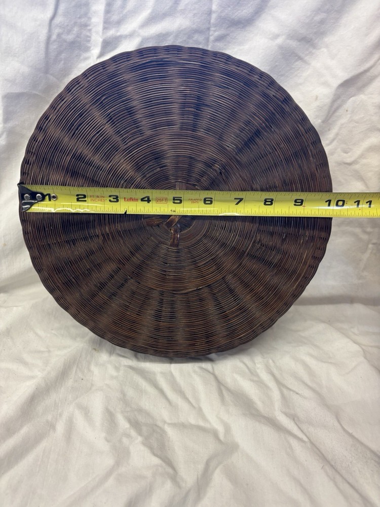 BEAUTIFUL Vintage Round Sewing Basket