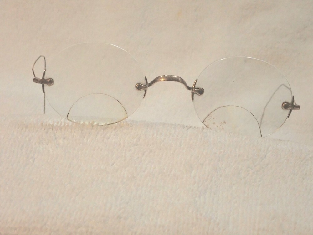 10K SOLID GOLD 3 PIECE RIMLESS FRAME WITH "PASTE ON" BIFOCALS FULLY INTACT!