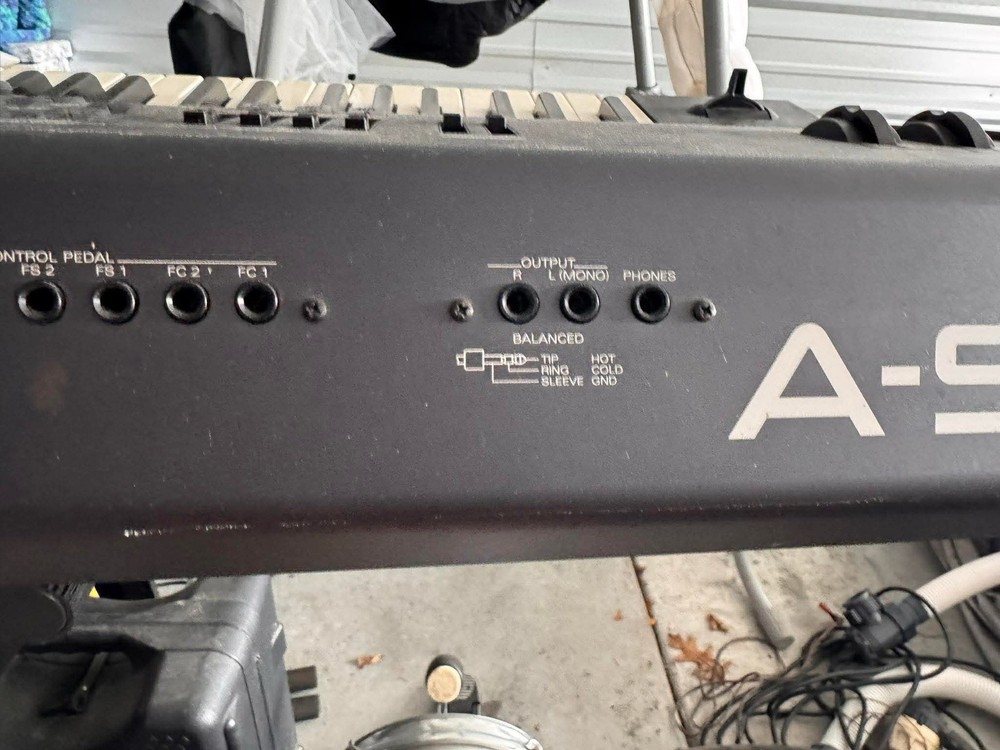 Roland A-90EX 88-Key MIDI Keyboard Controller, 4 Pedal Inputs