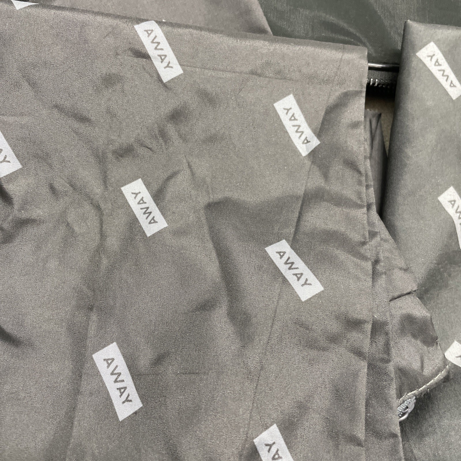 Away Brand Travel Luggage Mesh Packing Cubes Bags Pouches Toiletries Set Of 7