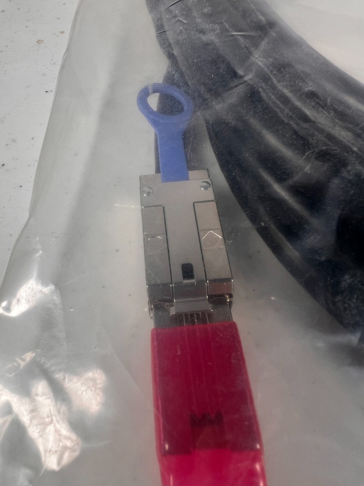 Dell SFF-8088 External Mini SAS 6M Cable 39DVK