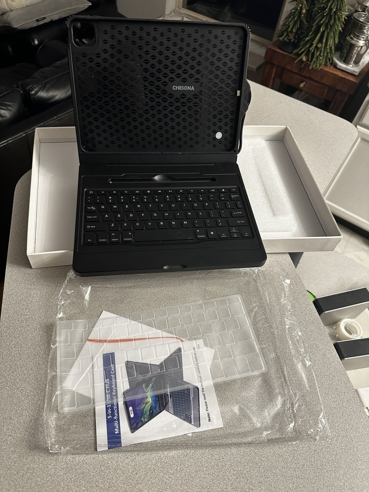 Multi-Functional 61-Key Keyboard | USB Powered | New Open Box