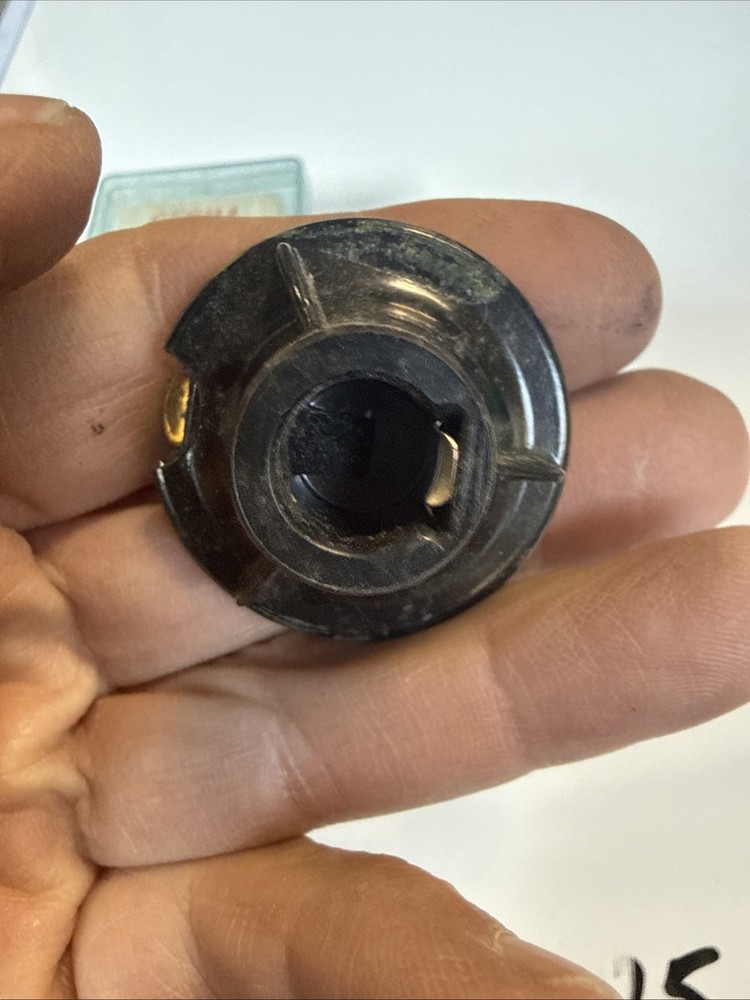 (1) Unbranded Car Distributer Rotor Fr523