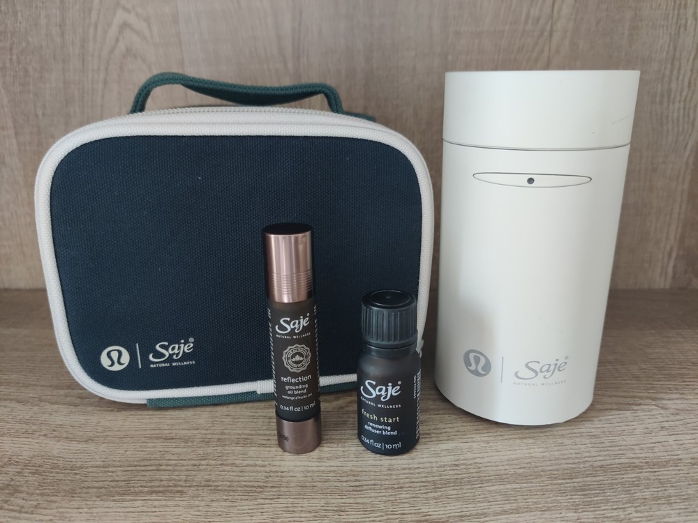 Lululemon Saje Aroma Therapy Diffuser Kit W/ Case & 2 Essential Oils (No Cord)