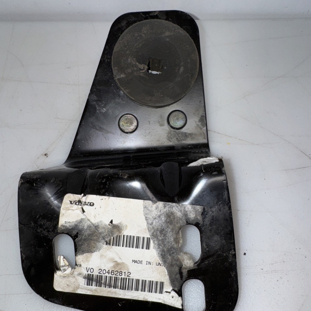 VOLVO 20462812 BRACKET-RADIATOR
