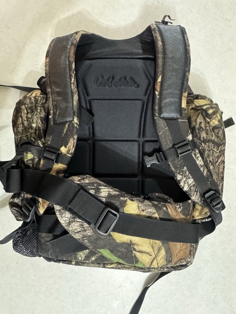 Cabelas Camo Hunting Backpack w/ Rifle Holder