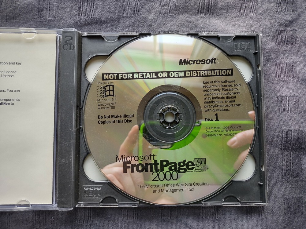 Microsoft Frontpage 2000 - Not for Retail Version Vintage Software for Windows