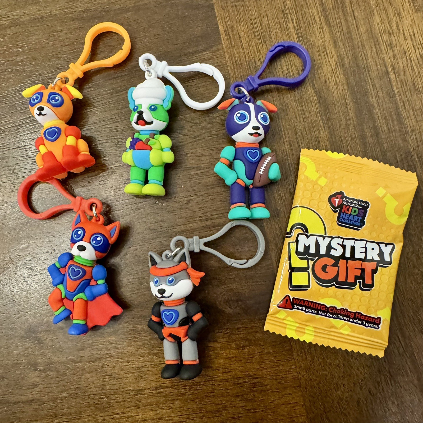 Kids Heart Challenge Keychains 25-26 Heart Heroes Robot Dogs (5) & Mystery Gift