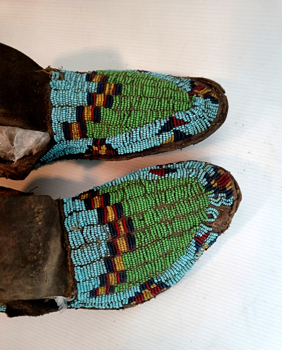 Native American Antique Beaded plains moccasins