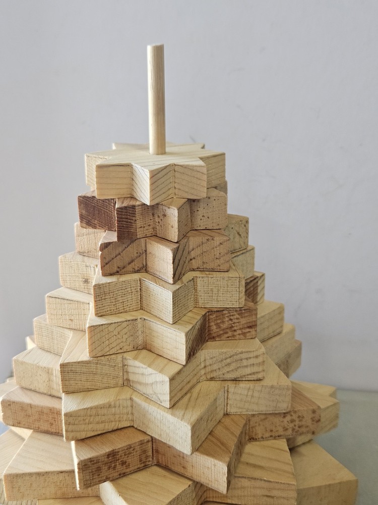 Wooden Stackable Christmas Tree **read Description **