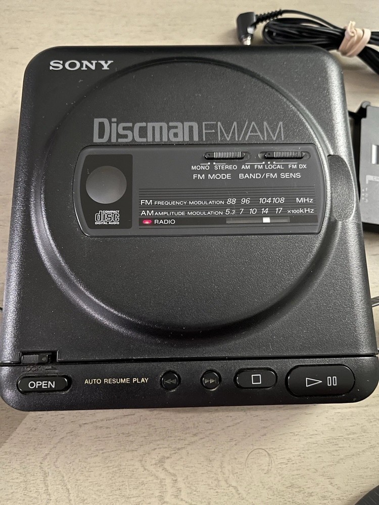 Sony D-T2 Discman FM/AM CD Compact Player