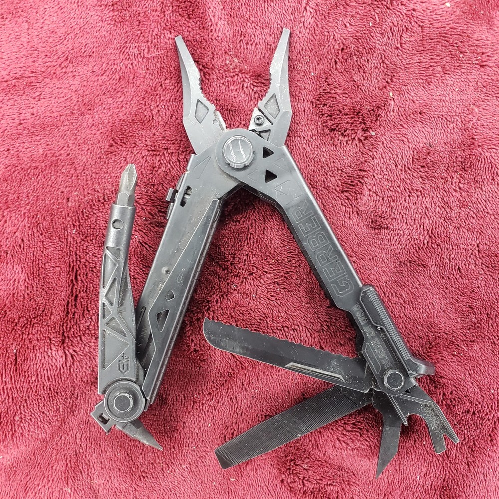 🔪 Gerber Center-Drive Multi-Tool w/ Bit Set And Black Nylon Horizontal Sheath