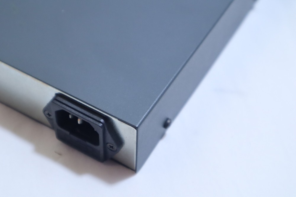 KRAMER QUAD CHANNEL VIDEO ISOLATOR W/WIRED MODEL#OC-4