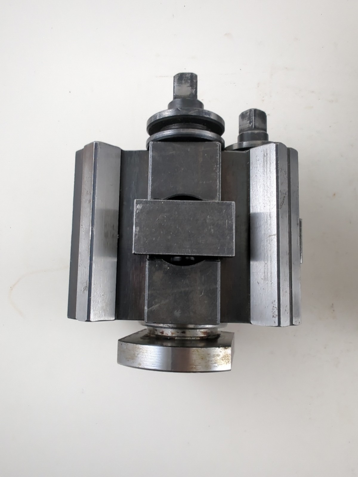 Mecanizados Huesca MH90 Quick Change Tool Post w/ (5) Tool Holders & Wrench