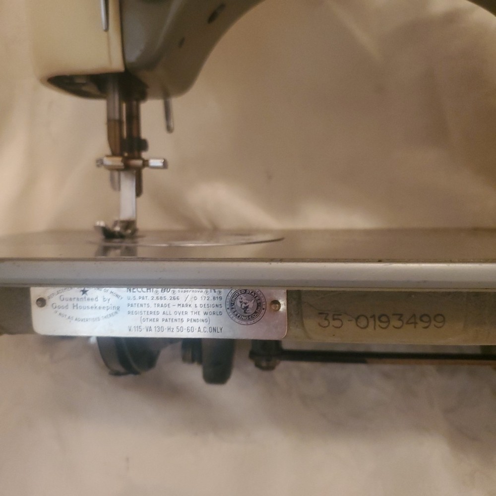 Vintage NECCHI Supernova Automatica Sewing Machine SN: 35-0193499