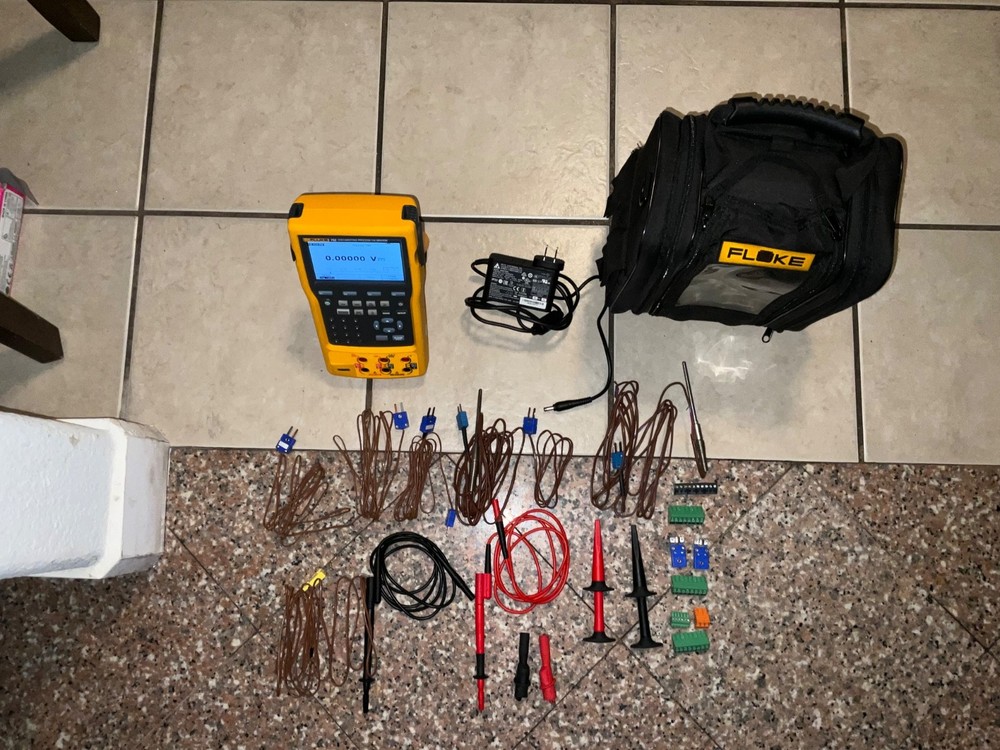 Fluke 753 Multifunction Documenting Process Calibrator