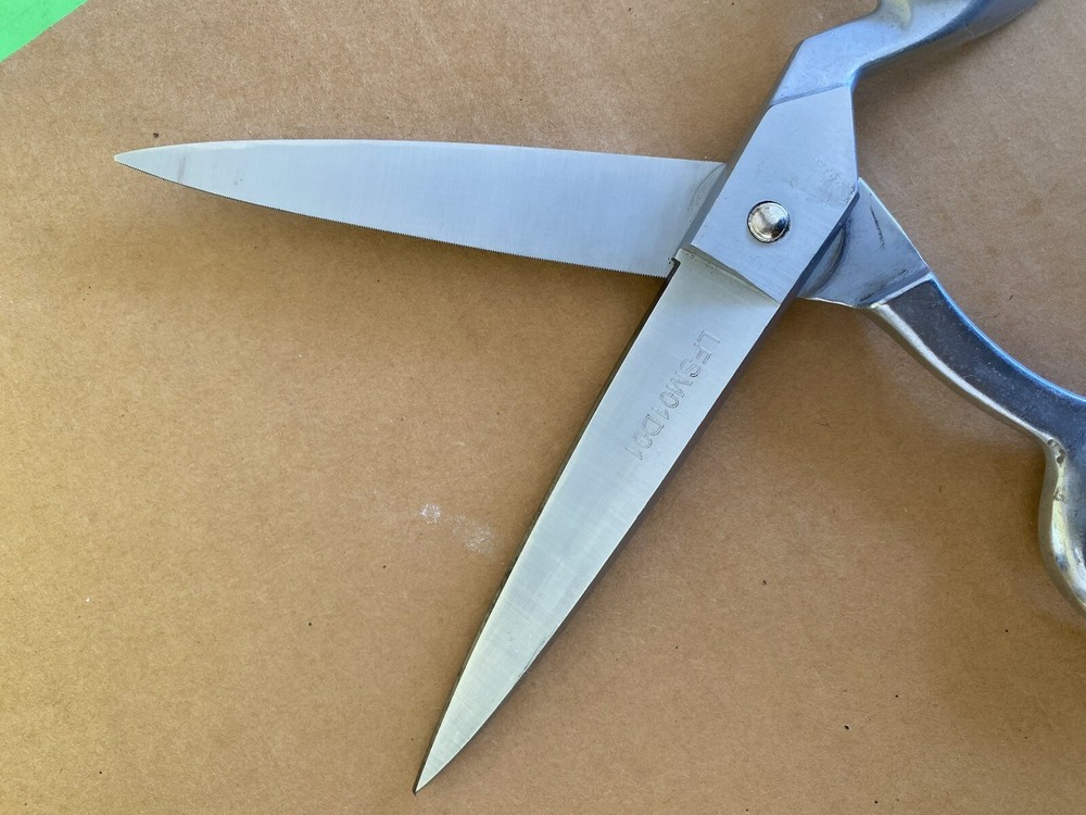 Heritage Fabric Thread Fabric Shears 8210LR
