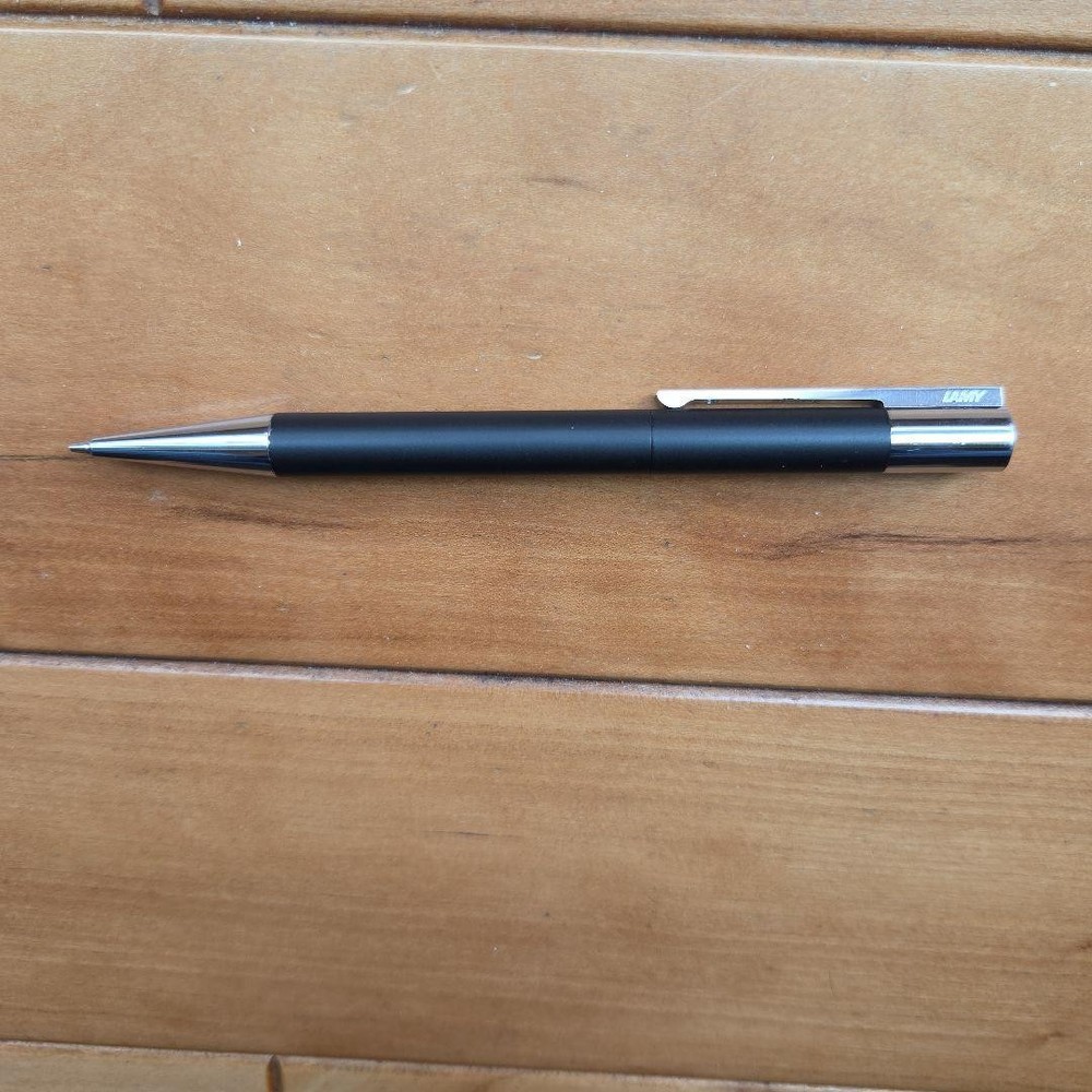Black mechanical pencil body #e8565f