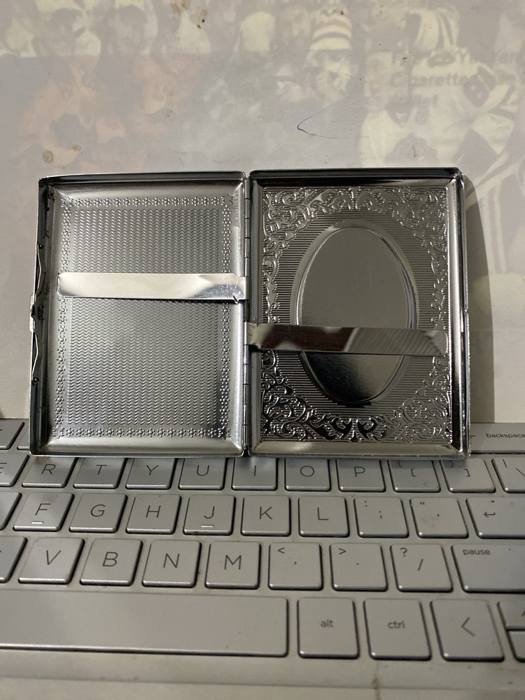 YIN YANG METAL SILVER TONE CIGARETTE CASE